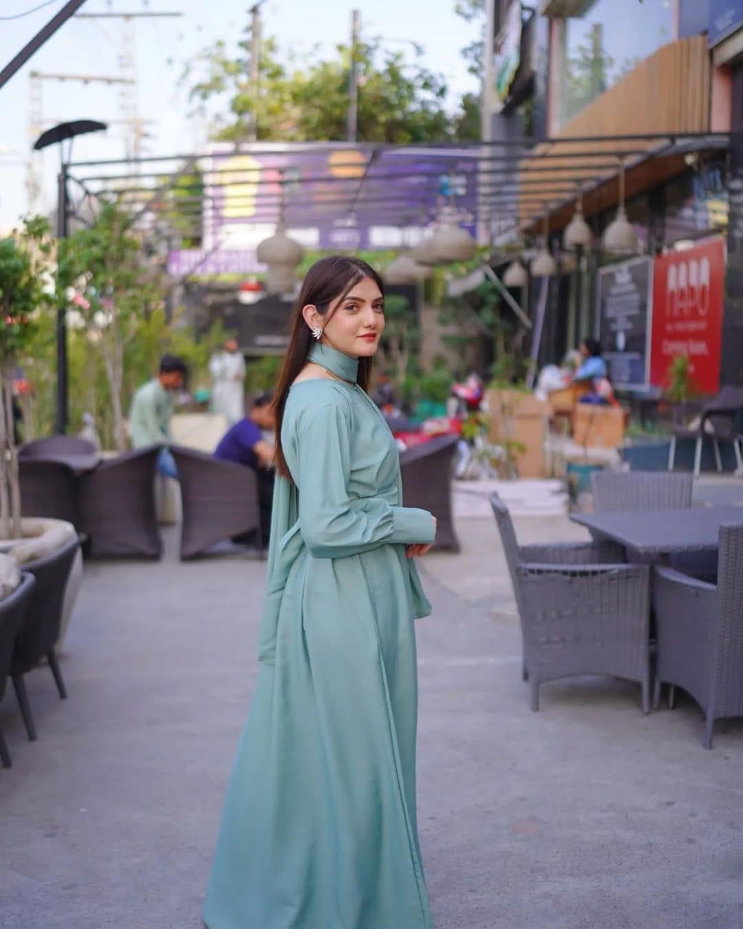 Elegant Turquoise Georgette Classic Abaya
