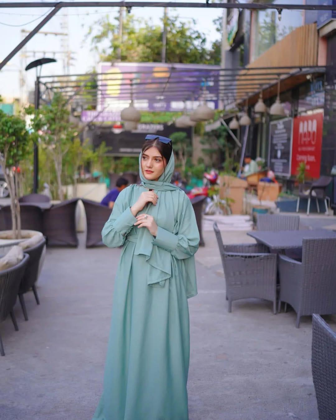 Elegant Turquoise Georgette Classic Abaya