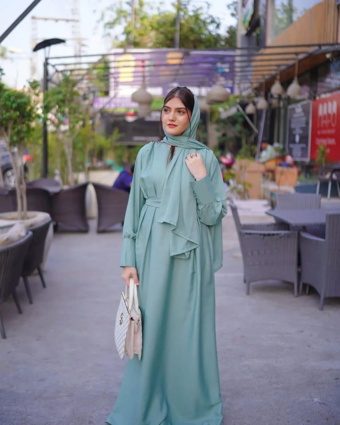 Elegant Turquoise Georgette Classic Abaya