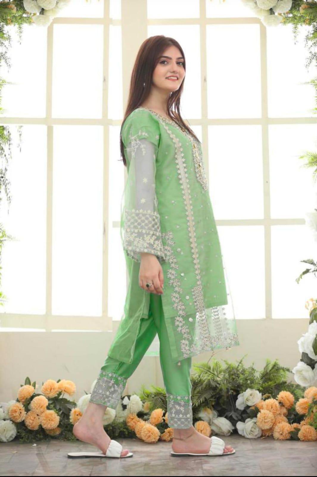 Elegant Women's Stitched Suit in Green with Embroidered Organza – 3 Pcs