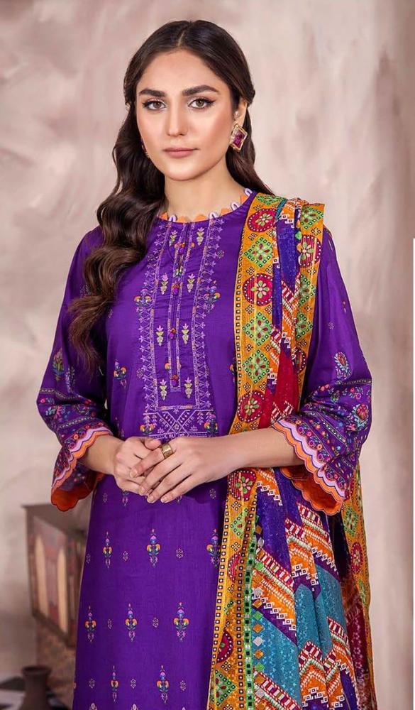 3 Pcs Women's Unstitched Lawn Embroidered Suit