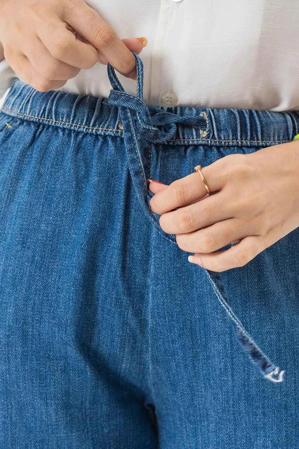 Relaxed Wide Leg Blue Denim Pants – Classic Comfort & Effortless Style