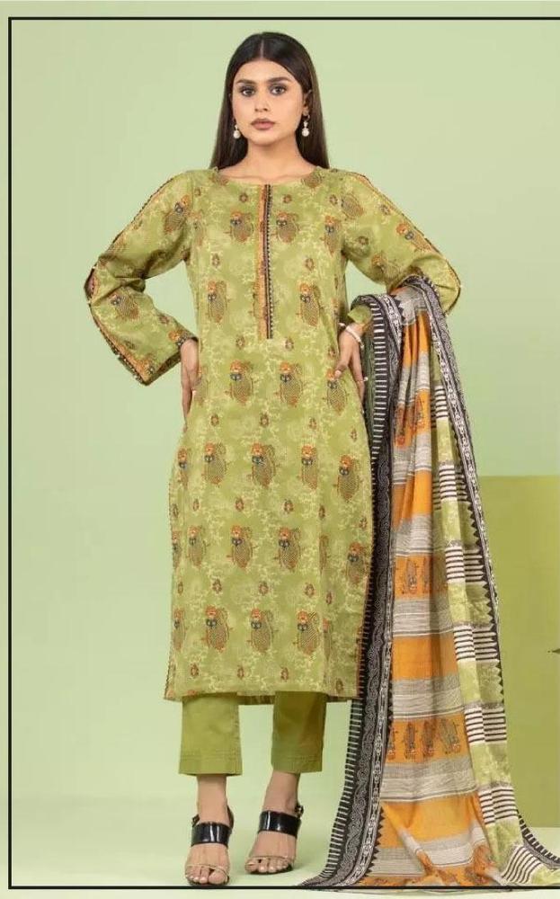 3 Pcs Women's Unstitched Khaddar Printed Suit