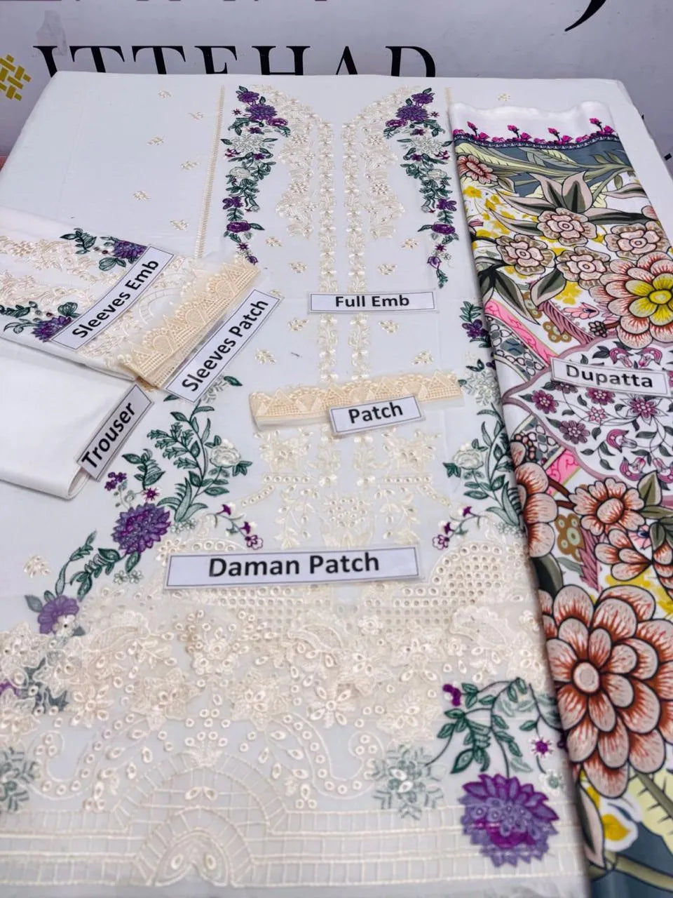 3 Pcs Women's Unstitched White Dhanak Suit