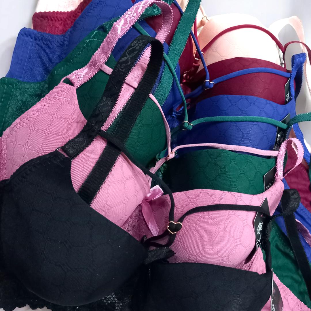 Multicolor Silk Padded Bra – Comfortable & Lightweight Everyday Lingerie