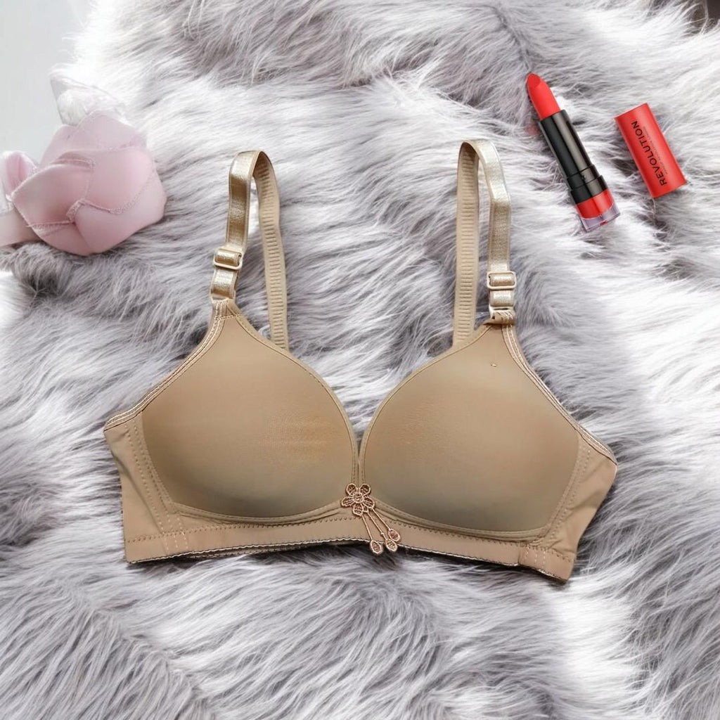 Silk Plain Padded Bra – Comfortable & Lightweight Push-Up Design
