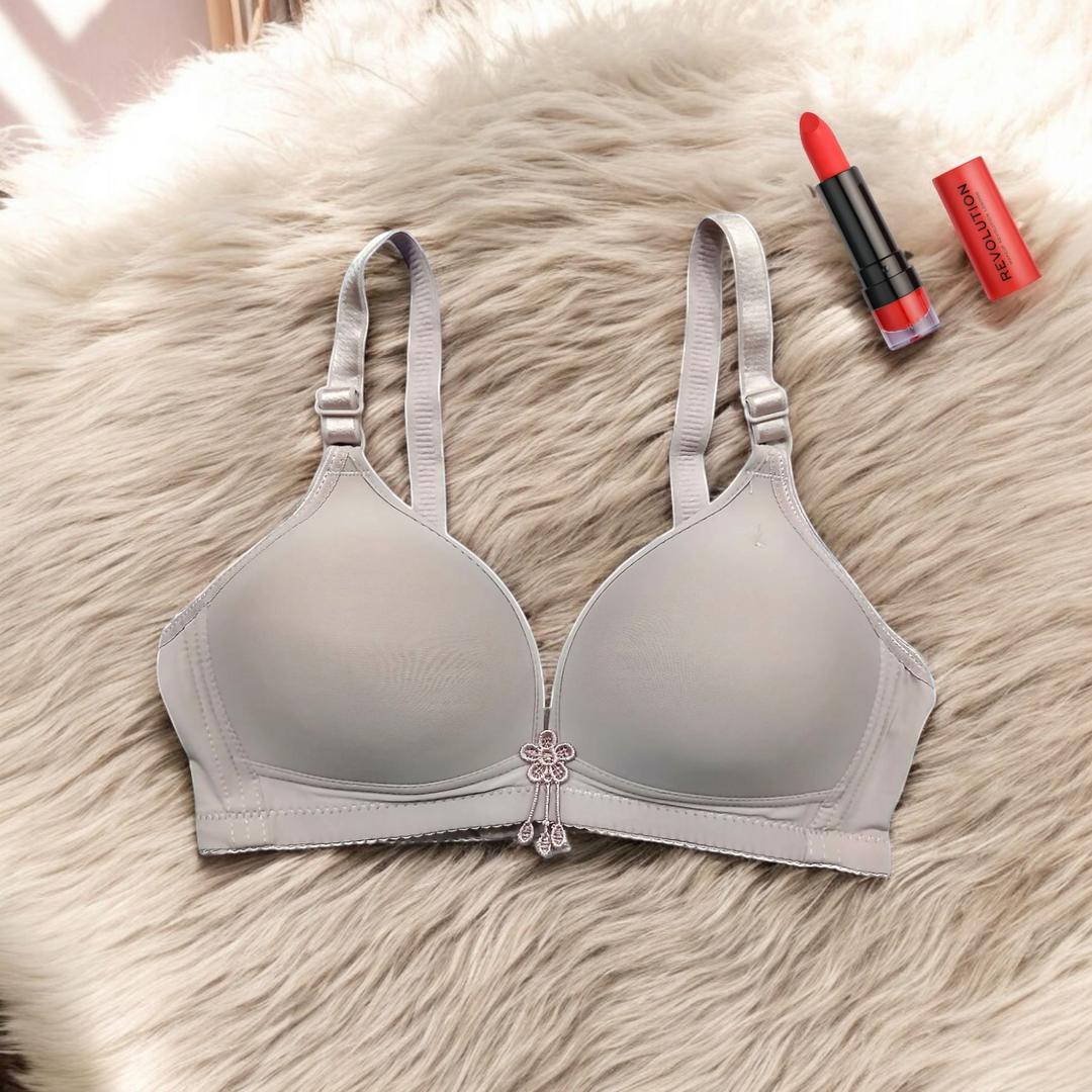 Silk Plain Padded Bra – Comfortable & Lightweight Push-Up Design