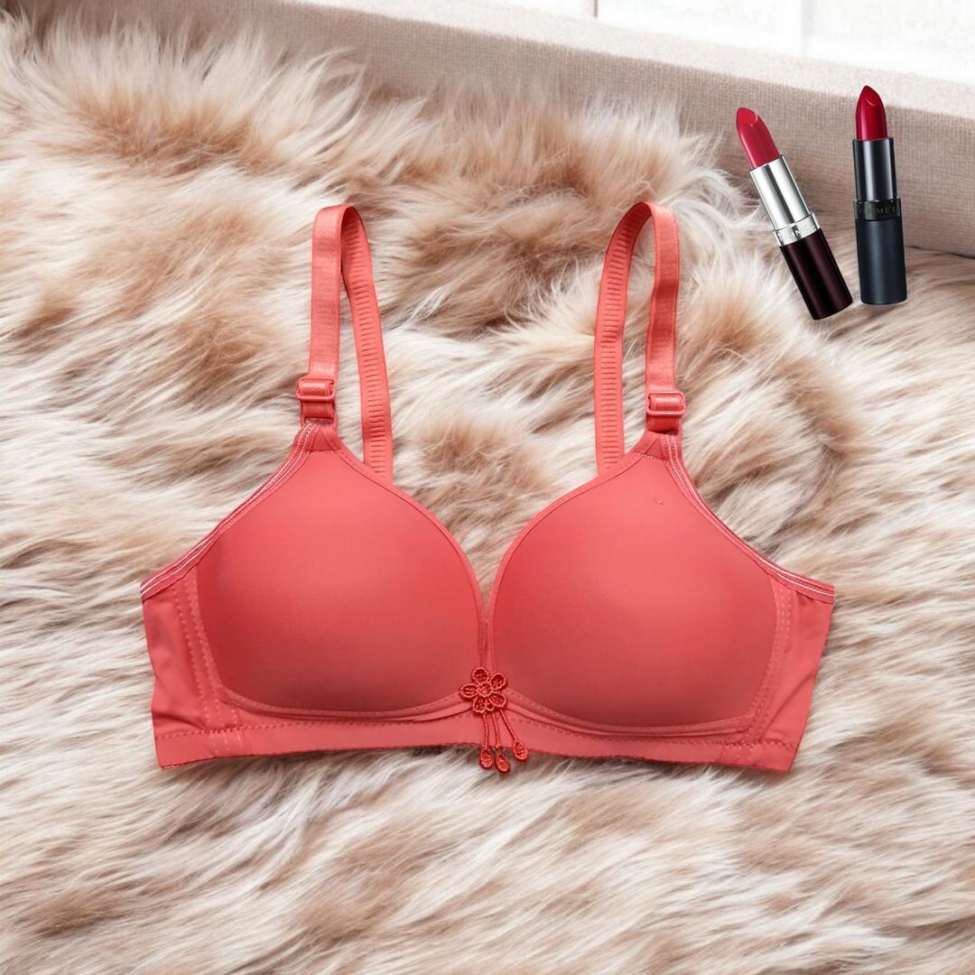 Silk Plain Padded Bra – Comfortable & Lightweight Push-Up Design